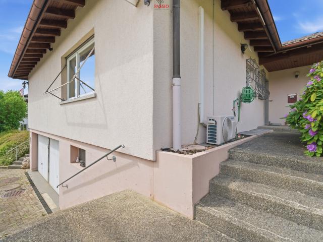Single family house with 6.5 rooms on sale in La Neuveville 302 m² | dreamo. Ch