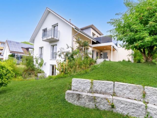 Single family house with 6.5 rooms on sale in Steckborn 232 m² | dreamo. Ch