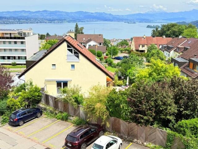 Single family house with 6.5 rooms on sale in Richterswil 170 m² | dreamo. Ch