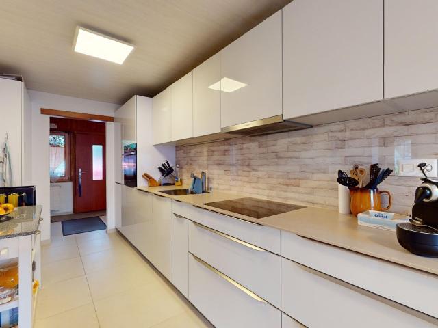 Single family house with 8.5 rooms on sale in Bannwil 337 m² | dreamo. Ch