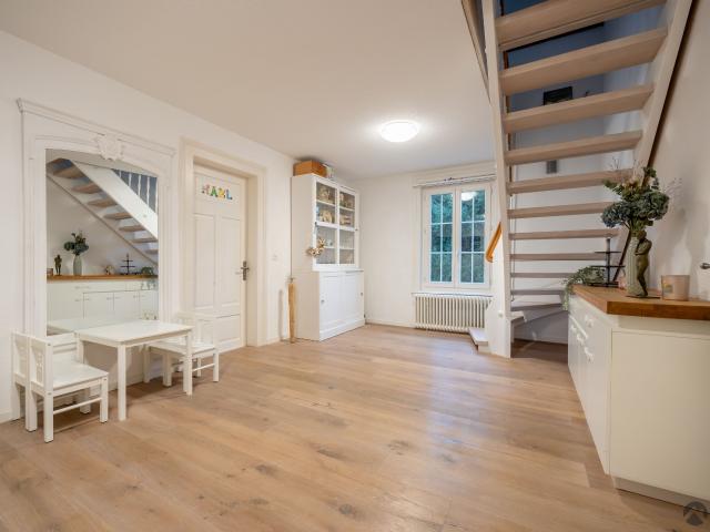 Single family house with 8 rooms on sale in Oftringen 215 m² | dreamo. Ch