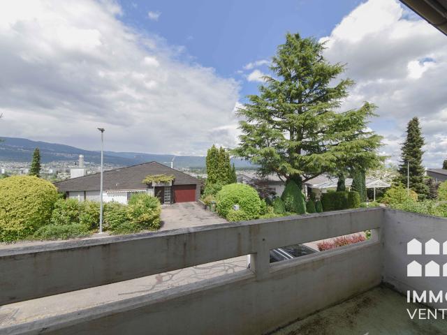 Single family house with 8 rooms on sale in Port 193 m² | dreamo. Ch