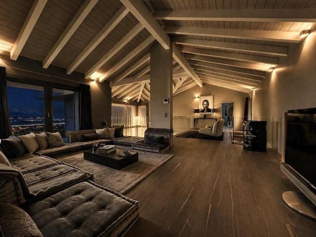 Single family house with 9.5 rooms on sale in Arzier 524 m² | dreamo. Ch