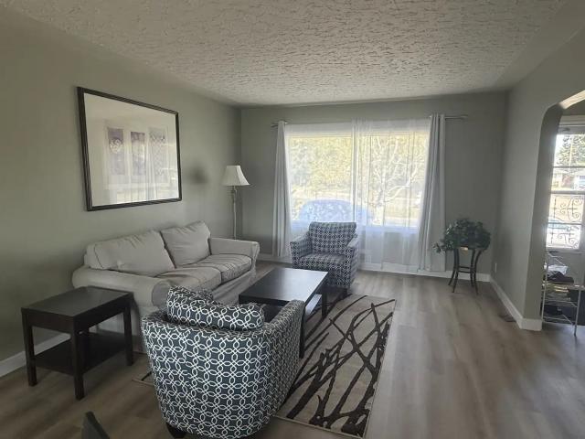 Single female private room for rent