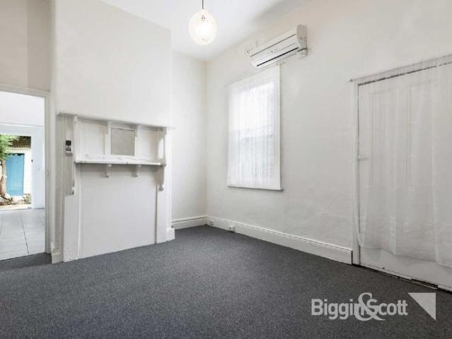 Single Front House in Prime Location!