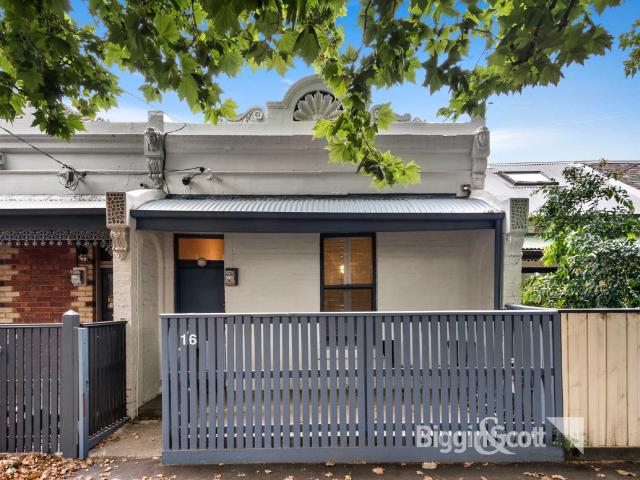 Single Front House in Prime Location!