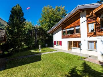 IMMOBILIENKOMPLEX MIT BAUGRUNDSTÜCK IM RESORT