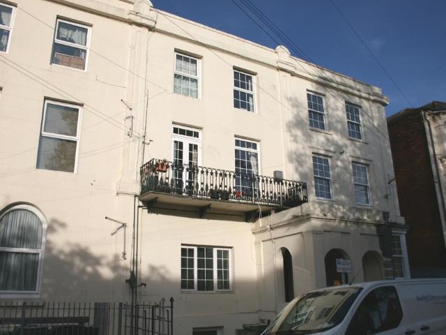 SINGLE OCCUPANTS ONLY. Cottage Grove. 1 bed flat to rent £900 pcm £208 pw