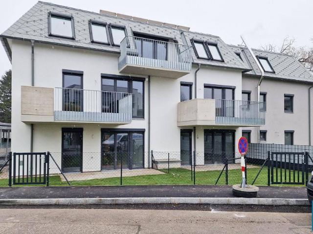 Single oder Pärchenwohnung mit Balkon im 1. OG
