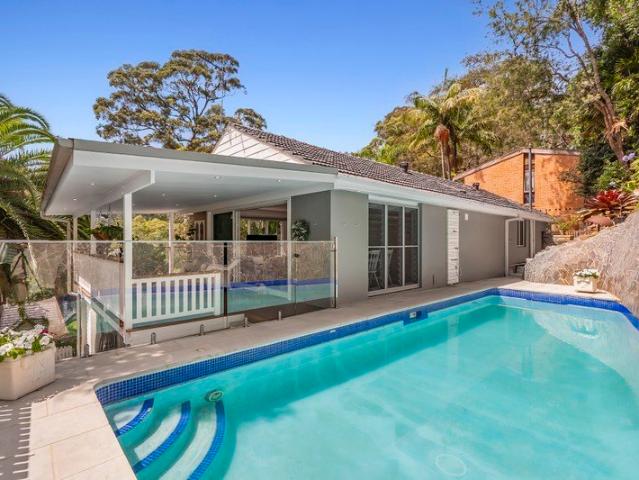 Single Level Comfort Where Pool and Garden Meet