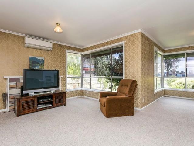 Single Level Comfort in a Prime Doncaster East Location