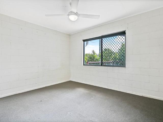 Single Level Duplex in Quiet Cul De Sac!