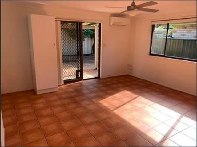 Single level duplex within close proximity to CBD & Transport!
