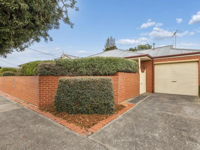 Single Level Ease, Brilliant Bayside Lifestyle