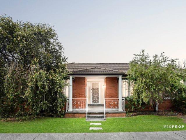 Single Level Ease Meets the Best of Brighton Living