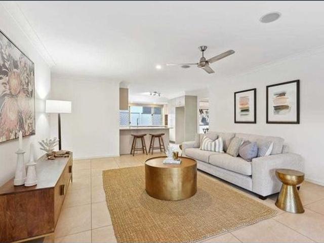 Single Level Executive Family Home Great Location