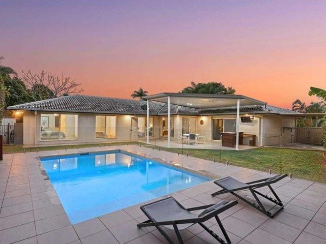 Single Level Executive Family Home Great Location