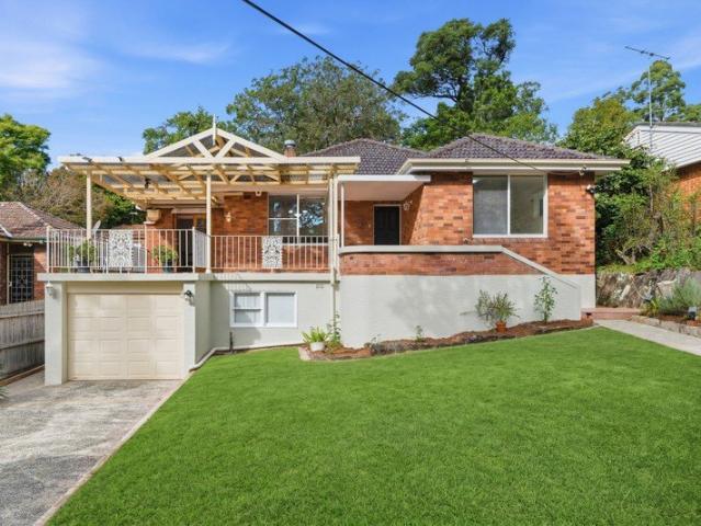 Single Level Family Home on 889sqm 600m Easy Walk to Rail in the Heart of Gordon