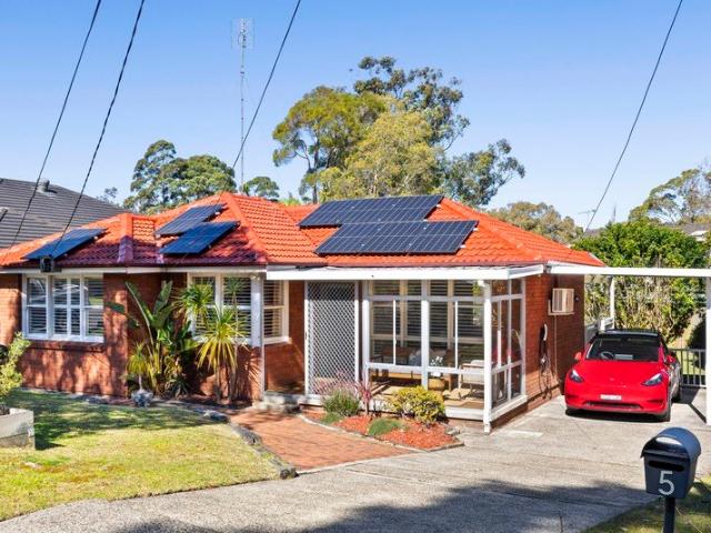 Single level family home with exceptional outdoor entertaining