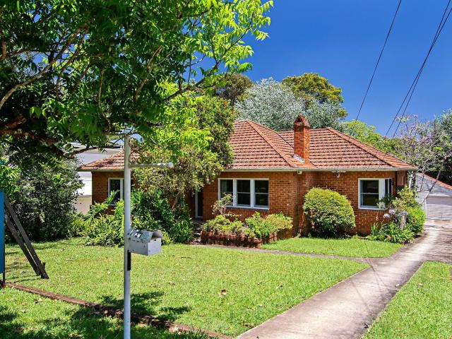 SINGLE LEVEL FAMILY HOUSE