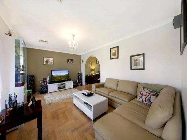 Single Level Family Living on an Impressive 1,594m²