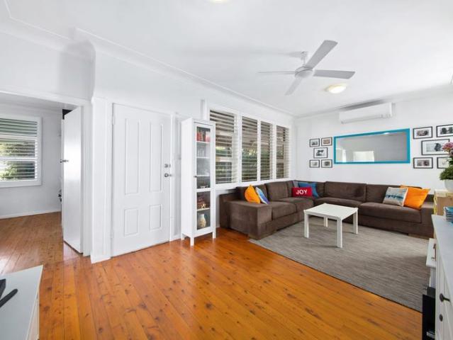 Single level house in convenient location.