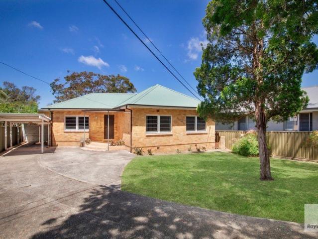 Single Level Home in Blue Ribbon Bayside Locale SHORT TERM LEASE ONLY