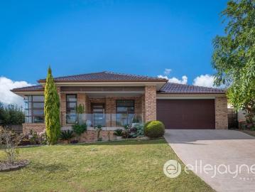 Single Level, Low Maintenance Home in one of Bonnells Bay's Most Tightly Held Pockets
