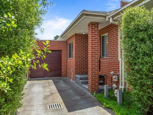 Single Level, Low Maintenance, Villa Unit