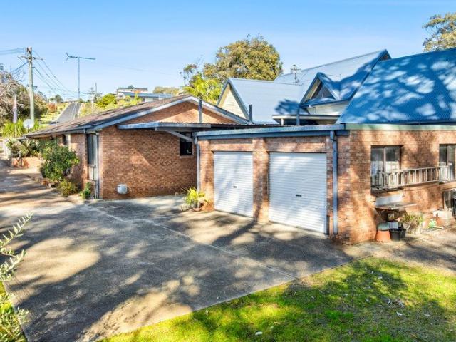 Single Level Living in Malua Bay
