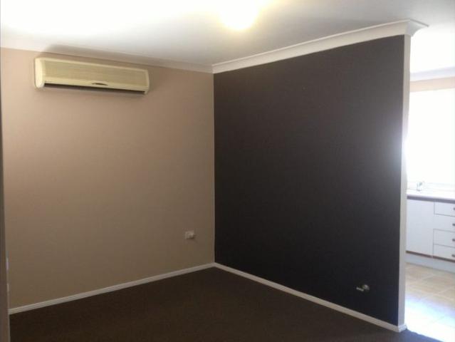 Single Level Living in a Prime Kingswood Location!