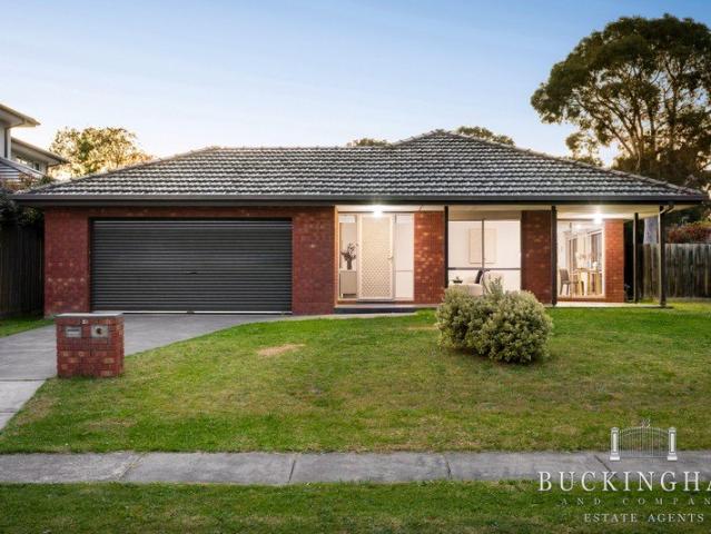 Single Level Living in the Sought After Victoria Cross Estate