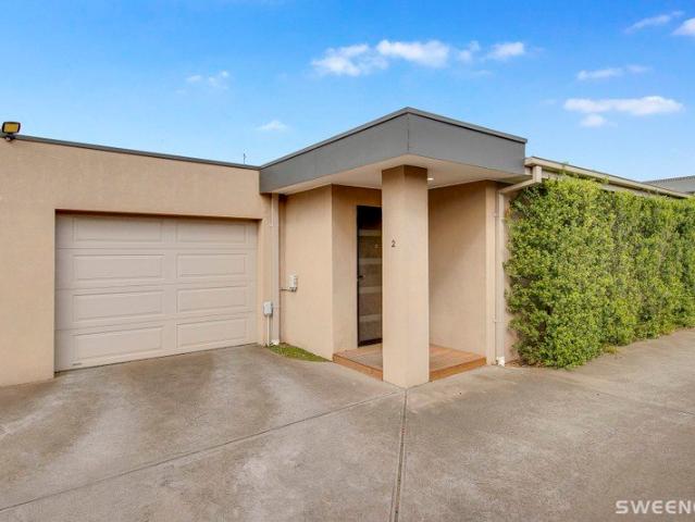 Single Level Living, Private Courtyard & Effortless Convenience