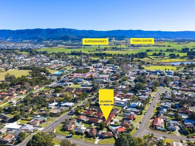 Single Level Living Walk to Shops!