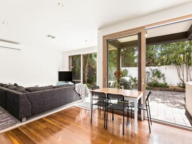 Single level lifestyle only a short walk to beach & shops