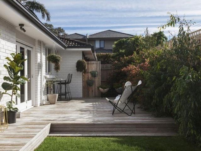 LEASED! SINGLE LEVEL LUXE