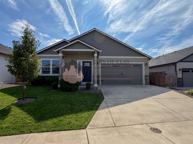Single Level Move in Ready N. Albany Home