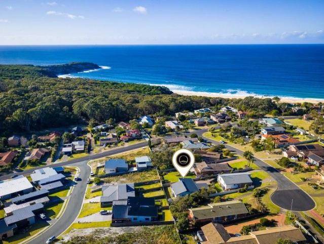 Single Level Coastal Living No Steps, Low Maintenance, Walk to Beach