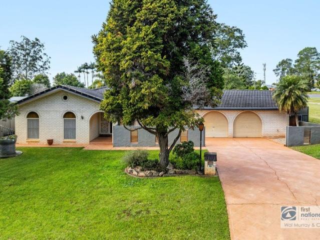 SINGLE LEVEL SPACIOUS FAMILY HOME