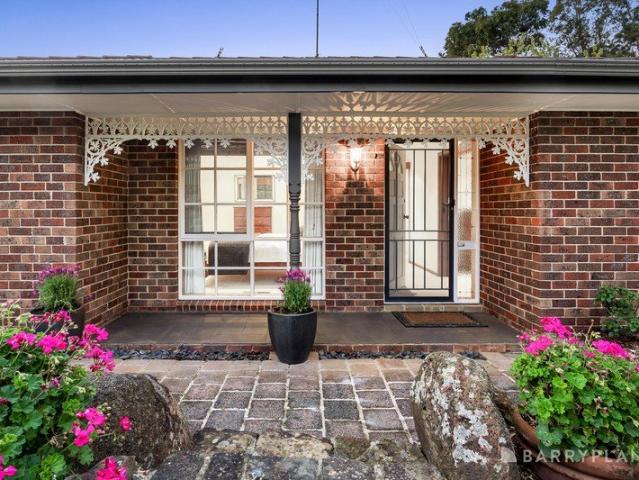 Single Level Style on a Generous Suburban Block