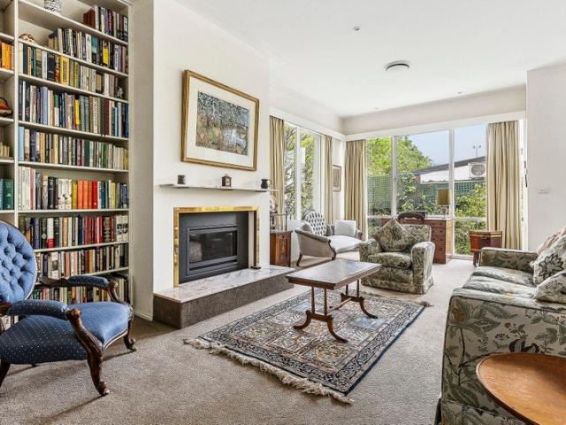 Single Level Style on Scotch Hill