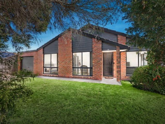 Single Level, Street Frontage, Walk to Everything