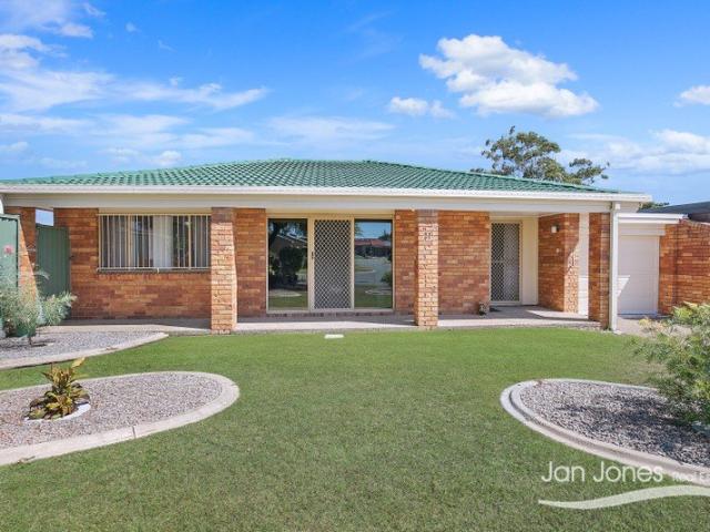 Single Level, Private Courtyard, Popular Over 50's Village