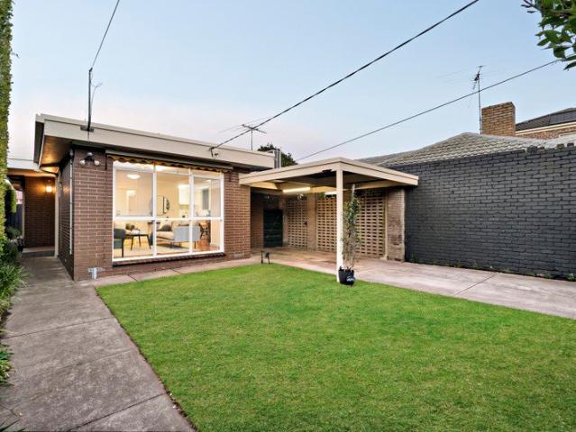 Independant Living on 300sqm Approx