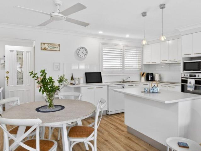 Spacious, Open, Light & Bright Modern Single Level Duplex Ready To Move In WIth Nothing to Do