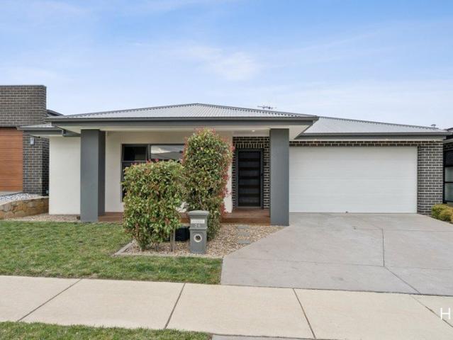Single level, three bedroom home in a central Googong locale