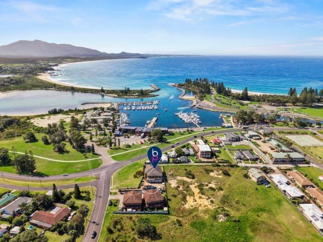 North Facing, Single Level Unit in a Sought After Location