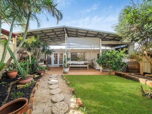 Single Level Freestanding Villa in Complex of 6