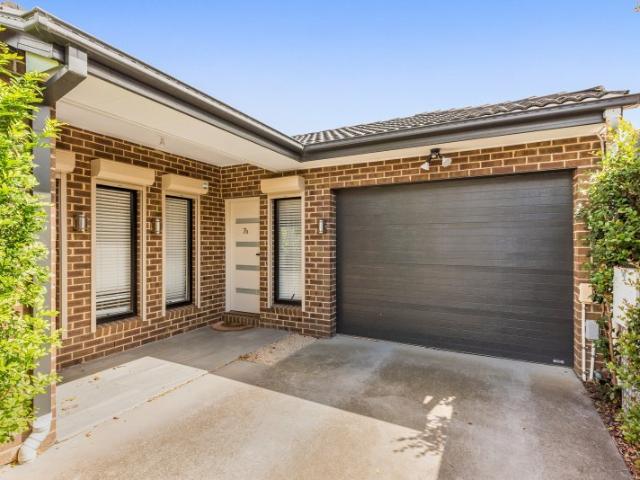 Single story living in prime location