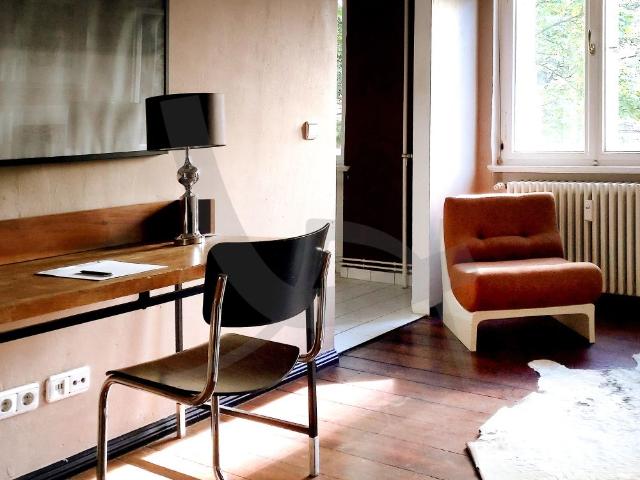 Single Living Vintage Style
